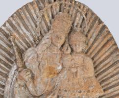 cca 1920 Hermann Gyula: Mária a kisdeddel. Kerámia faliplakett, jelzett, kopással, 35x21 cm