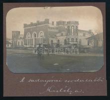 cca 1915-20 Israel Friedman (1796-1850) haszid rabbi kastélya Sadagorában (Ukrajna, Sadhora) katonákkal, kartonra ragasztott fotó, feliratozva, 7,5×11 cm