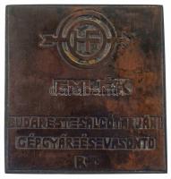 1940 k. "Emlék - Budapest-Salgótarjáni Gépgyár és Vasöntő R.T." kétoldalas Fe plakett (82x78mm) T:AU,XF