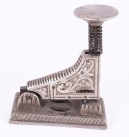 Hotchkiss No. 1. lyukasztó, 11x12 cm