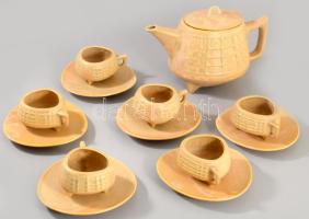 cca 1955-1970 Brutalista / modernista stílusú kávés készlet, kiöntő és 6 darab csésze alátéttel, jelzett, kopással.