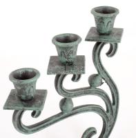 Öntöttvas háromágú gyertyatartó, m: 27 cm