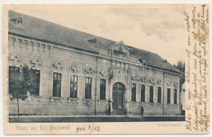 1904 Kisbecskerek, Becicherecu Mic, Kleinbetschkerek; Volks-Schule. Verlag von Peter Herzog / népiskola / school (lyuk / pinhole)