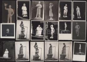 cca 1950-1960 Szobrászművész alkotásairól készült fotók, 28 db, egyiken a szobrász is szerepel, 6×9 cm
