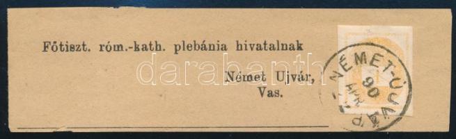 1890 1881-es hírlapbélyeg citromsárga színben, "NÉMET-ÚJVÁR" bélyegzéssel (Gudlin 50p) hiányos címszalagon