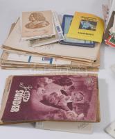 Cipősdoboznyi vegyes papírrégiség és irat