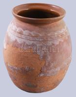 Fazék. cca 1900, kopott felülettel, m: 26 cm