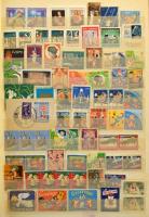 Több ezer darab levélzáró, főleg karácsonyiak és segélybélyegek, 24 lapos, A/4-es jó minőségű berakóban