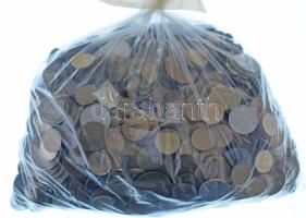 Vegyes, magyar és külföldi érmetétel mintegy ~5kg súlyban T:vegyes Mixed, Hungarian and foreign coin lot (~5kg) C:mixed