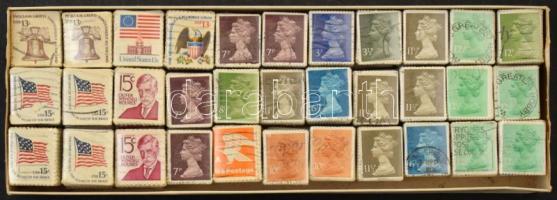 66 db amerikai és brit bündli bonbonos dobozban