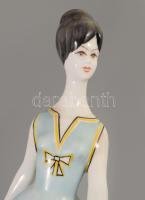 Hollóházi sétáló lány. Jelzett, hibátlan, m: 24,5 cm