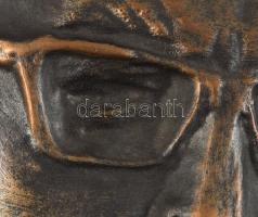 Petrovits István (1945): Sütő András. Bronz kisplasztika. Jelzett 23x23 cm