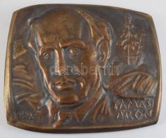 Hunyadi László (1933): Tamási Áron. Bronz kisplasztika. Jelzett 26x20 cm
