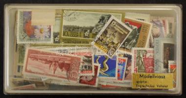 Szovjetunió kb 300 db bélyeg műanyag dobozban