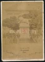 1894 Szigetvár, Zrínyi-emlék katonákkal, keményhátú fotó feliratozva, sérüléssel, 18×12,5 cm