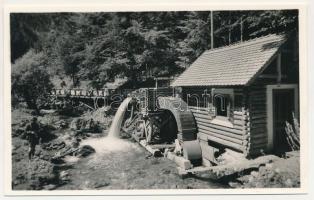 Gyilkos-tó, Ghilcos, Lacul Rosu; áramfejlesztő. Körtesi Károly fényképész felvétele és kiadása / power generator, hydroelectric turbine