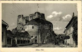 1939 Léva, Levice; vár, magyar zászlóval. Hajdú foto / Levicky hrad / castle ruins with Hungarian flag (EK)