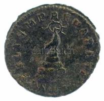 Római Birodalom 348-351 / II. Constantius / Siscia / Follis bronz (2,10g) T:AU,XF
Roman Empire 348-...