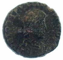 Római Birodalom 337-355 / II. Constantius / Siscia AE3 bronz (4,47 g) T:VF Roman Empire 337-355 / Constantius II / Siscia / AE3 bronze "DN CONSTAN-TIVS PF AVG / FEL TEMP RE-PARATIO - delta SIS" soldier standing left, spearing a fallen horseman who is wearing a Phrygian cap, sitting right on the ground, arms raised (4,47g) C:VF RIC VIII 258