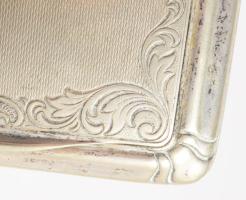 Ezüstözött alpakka szelence. 10x8 cm