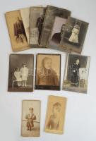 13 db vegyes keményhátú fotó, különféle műtermekből (közte Frankó Miklós, Kecskemét; Homonnai Nándor, Makó; Virág Sándor, Székesfehérvár; stb.), változó méretben és állapotban