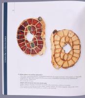 Átkelők a túlvilágra. Két gepida temető a Közép-Tisza mentén. Szerk.: F. Kovács Péter. Szolnok, 2022...