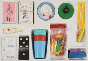 cca 1979-1982 Rodolfo bűvésztáska - 55 mutatvány. Jó állapotban, 29x41 cm