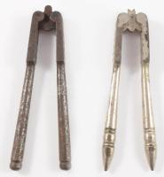 2 darab antik fém diótörő, h: 12 cm