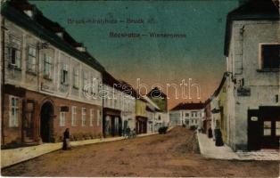 Királyhida, Bruckújfalu, Bruck-Újfalu, Bruckneudorf; Bécsi utca, vendéglő, Eisen üzlete. Vasúti Levelezőlapárusítás 9452. / Wienergasse, Gasthaus Linde / street, guest house, shop (lyuk / pinhole)