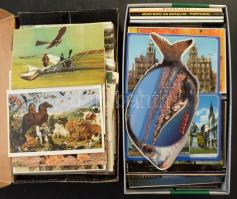 Több száz MODERN képeslap 2 külön cipősdobozban: képeslapfüzetek, nagyméretű lapok vegyes témában / Hundreds of modern postcards in 2 separate shoe boxes in mixed topics