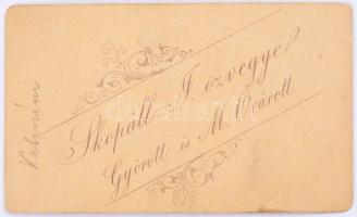 cca 1875 Női portré, keményhátú fotó Skopáll József özvegye (Győr / Mosonmagyaróvár) műterméből, 10,...