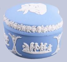 Wedgwood jasperware váza, jelzett, hibátlan, m: 9,5 cm + cukordoboz h: 8 cm
