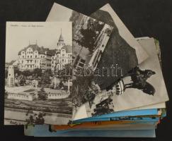 Kb. 250 db MODERN főleg külföldi város képeslap / Cca. 250 modern mainly foreign town postcards