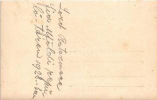 1928 Budapest XVI. Mátyásföld, Lord Rothemere fia a mátyásföldi repülőtéren, repülőgép "Éljen M...