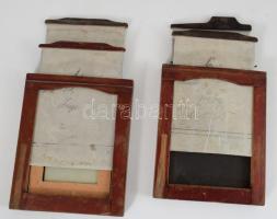 2 db régi fényképezőgéphez való, fakeretes üveglemez tartó kazetta, mindkét oldalon fényzáró lemezzel, korának megfelelő állapotban, 16x12 cm