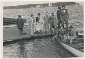 1936 Snagov, a román labdarúgó-válogatott tagjai a Snagovi-tónál, csapat, sport, focisták / Romanian national football team players by the Snagov lake, sport. photo (12,6 x 8,8 cm) (non PC) (b)
