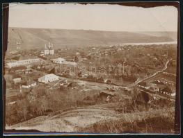 1916 Doroschont, Bukovina, falu látképe, fotó sarkán sérüléssel, felületén törésnyom, 9×12 cm