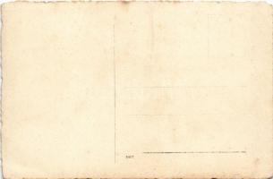 Ismeretlen település, cigányputri. photo (kopott élek / worn edges)