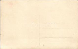 Ismeretlen település, cigányputri. photo (kopott élek / worn edges)