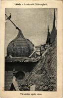 Kecskemét, földrengés, városháza egyik része romosan (lyuk / pinhole)