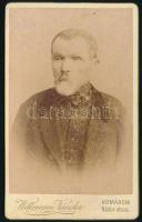 cca 1900 Idős férfi portréja, vizitkártya Wittmann Nándor révkomáromi (Komárom, Komárno) műterméből, 10,5x6,5 cm