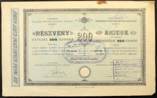 1905. Budapest "Első Magyar Gazdasági Gépgyár - Parasztok és Munkások Közös Szövetkezete" részvénye 200K-ról, bélyegzésekkel, szelvényekkel T:XF hajtatlan, de sarokhajlások és fo.