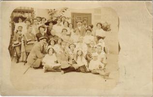 1912 Gyenesdiás, csoportkép. Ifj. Dénes I. amateur felvétele, photo (EK)