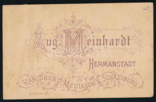 cca 1870-1880 Gyermekhintóban ülő kisgyermek portréja, vizitkártya Meinhard Ágoston (August Meinhard...