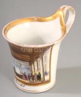 1846-1957 Christian Fischer Pirkenhammer kézzel festett emlékcsésze, előoldalán "Szökőkút" című kézzel festett jelenettel díszítve. Jelzett, aranyozása kopott, m: 9,5 cm