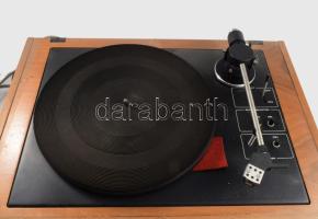 cca 1979 Tesla NZC-420 lemezjátszó. "Hi-fi lemezjátszó erősítővel egybeépítve. 33 és 45 ford./p...