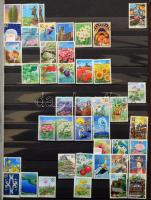 Japán gyűjtemény, benne nagyon szép modern anyag, sok ezer különféle bélyeg a 2010-es évekig, 6 db A...