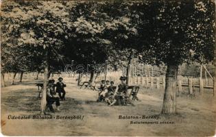 1910 Balatonberény, Balaton-parti sétány. Neumark Adolf kiadása (fa)