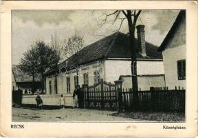 Recsk, községháza. Stern Miksa kiadása (EM)