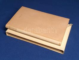 Goethe, [Johann Wolfgang von]:  Faust. Eine Tragödie. Weimar, 1958. Volksverlag (VEB Offizin Andersen Nexö, Leipzig). 416 + [2] p. Bibliofil Faust-kiadásunkat Horst Erich Walter lipcsei könyvművész tervezte. (Weimarer Taschenbücher.) Aranyozott kiadói bőrkötésben, kiadói védőfóliában. Jó példány.